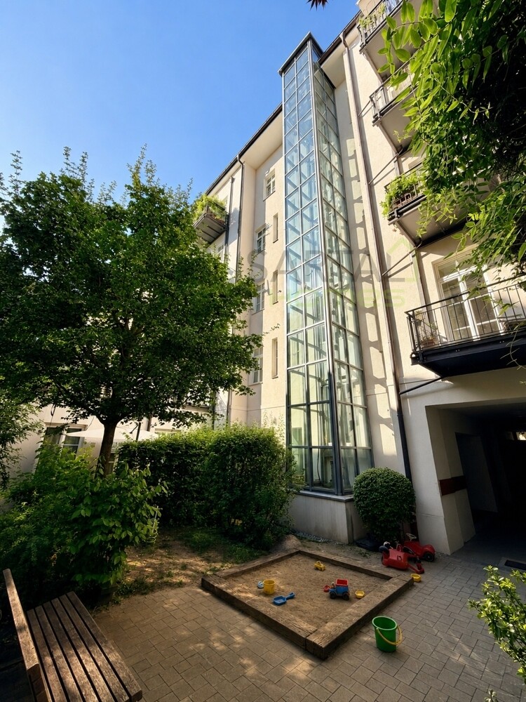 Innenhof mit Lift