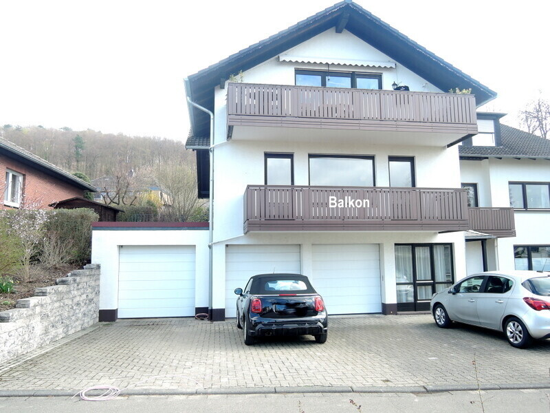 Garage und  Stellplatz