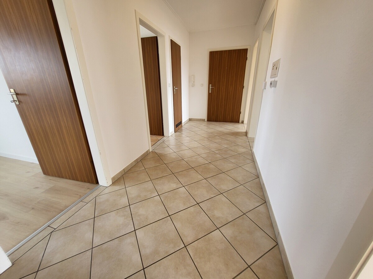 10. Wohnungsflur (2)