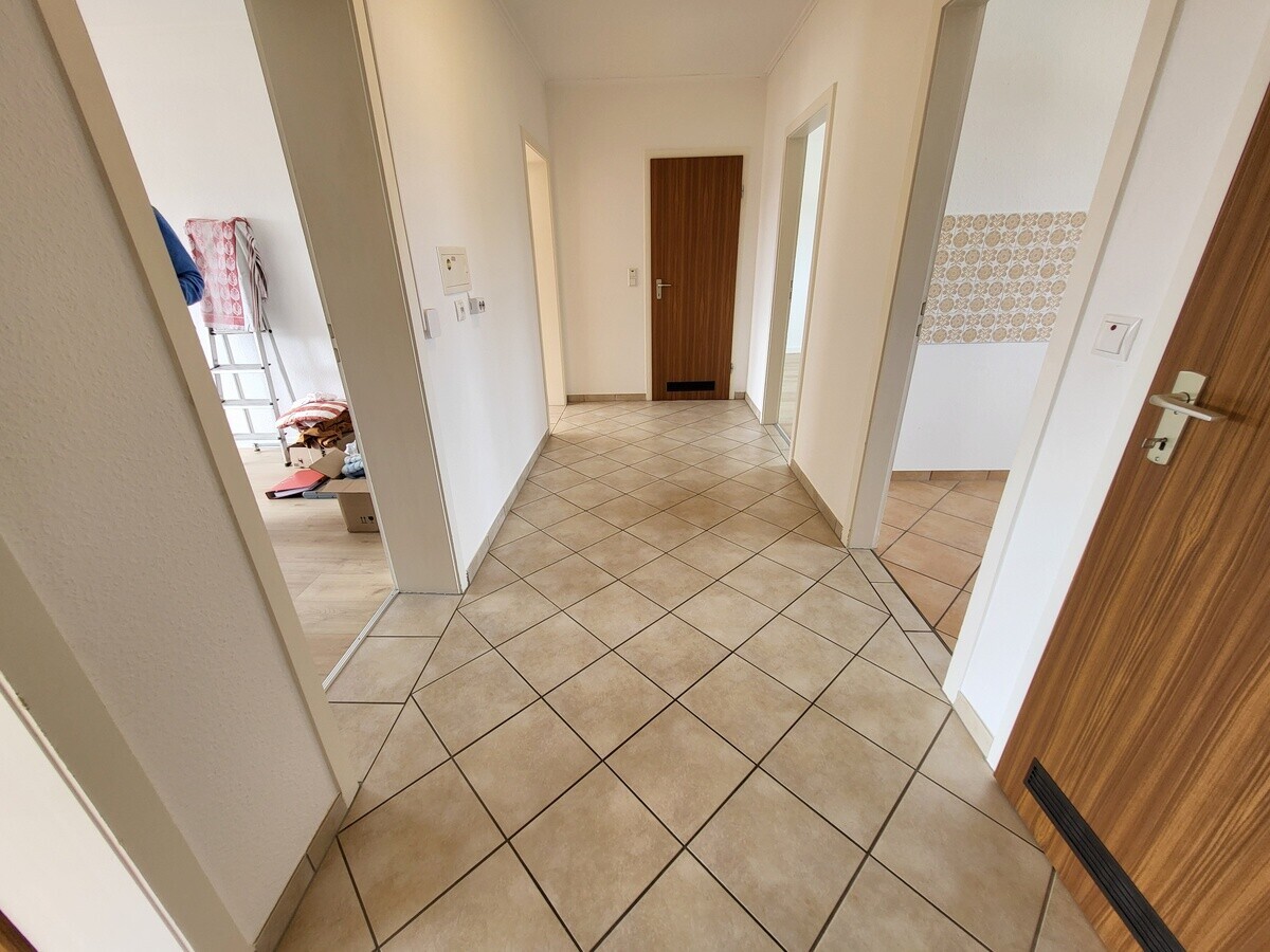 10. Wohnungsflur (1)