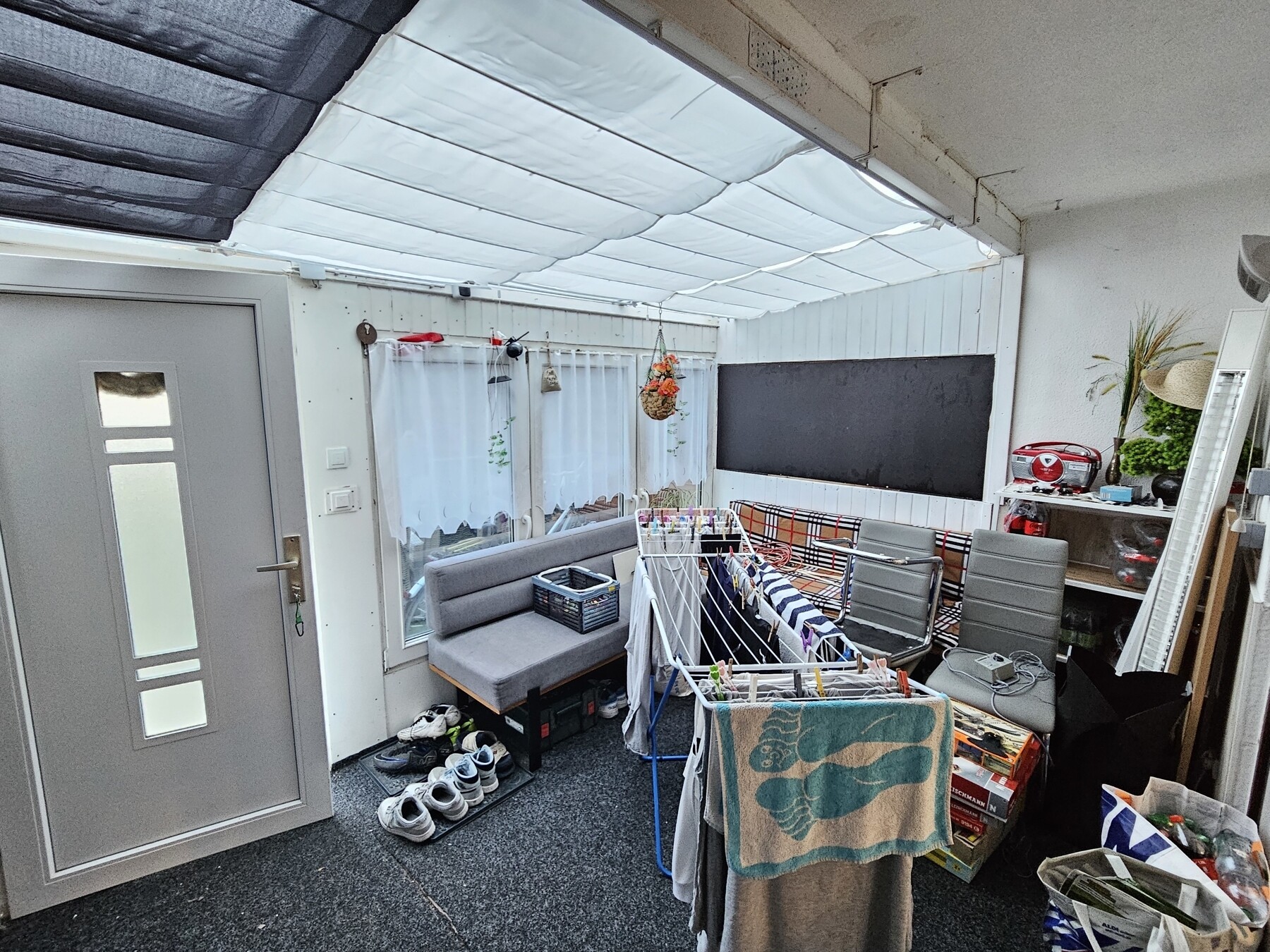 überdachte Terrasse