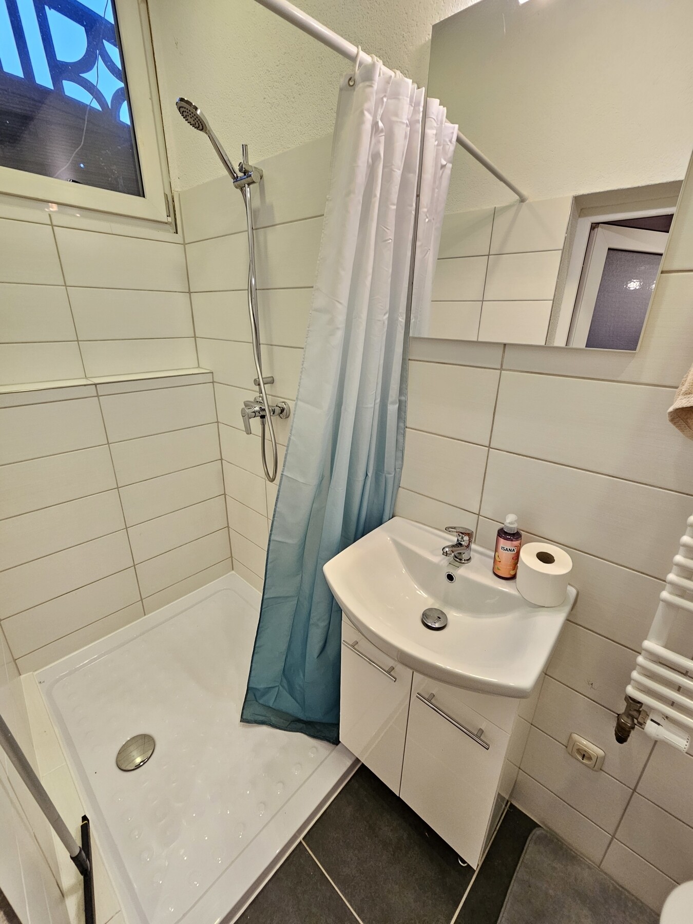 Duschbad am Partyraum