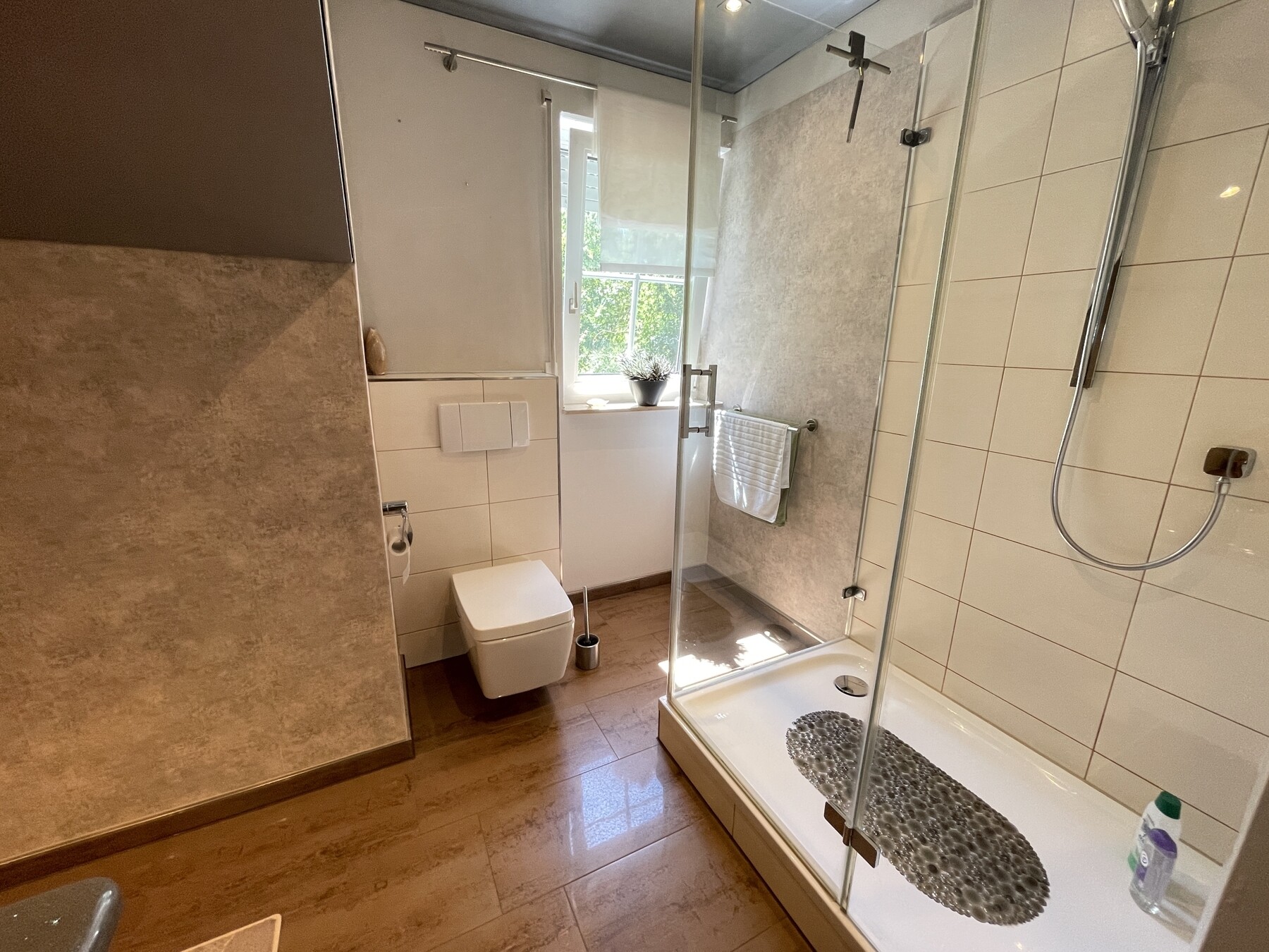 Große Glasdusche - Großes Badezimmer (OG)