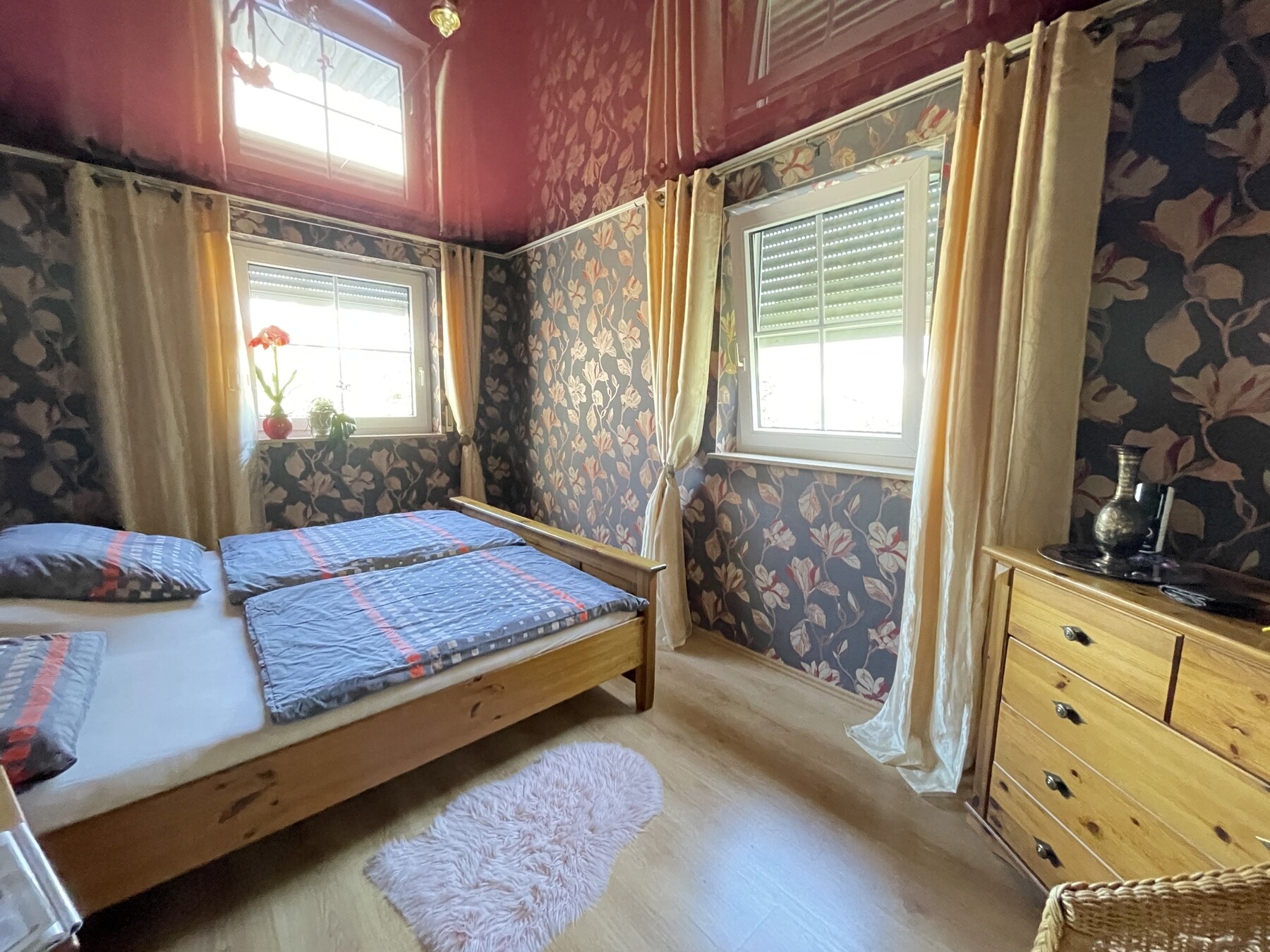 Schlafzimmer 1