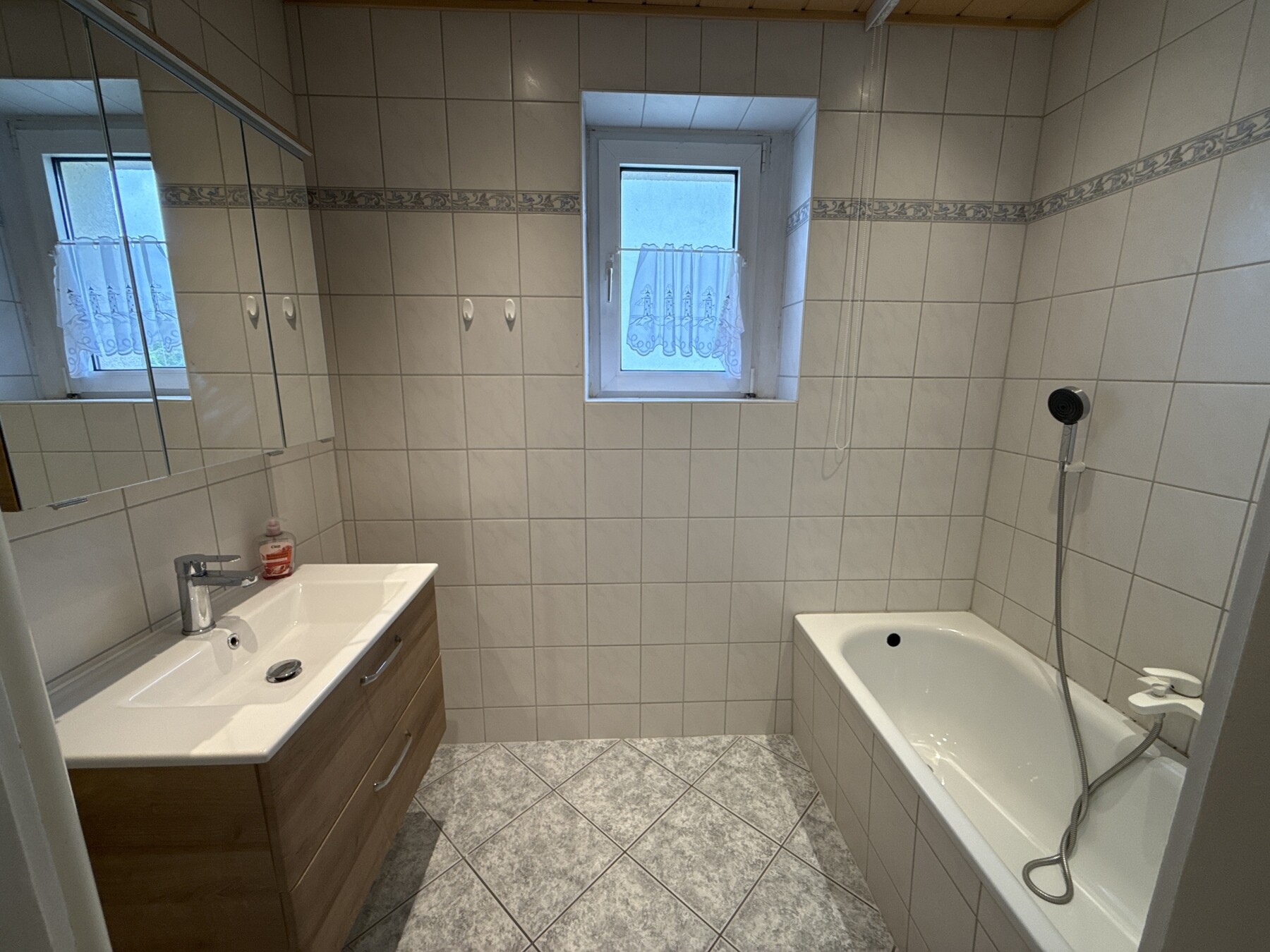 EG Badezimmer (2)