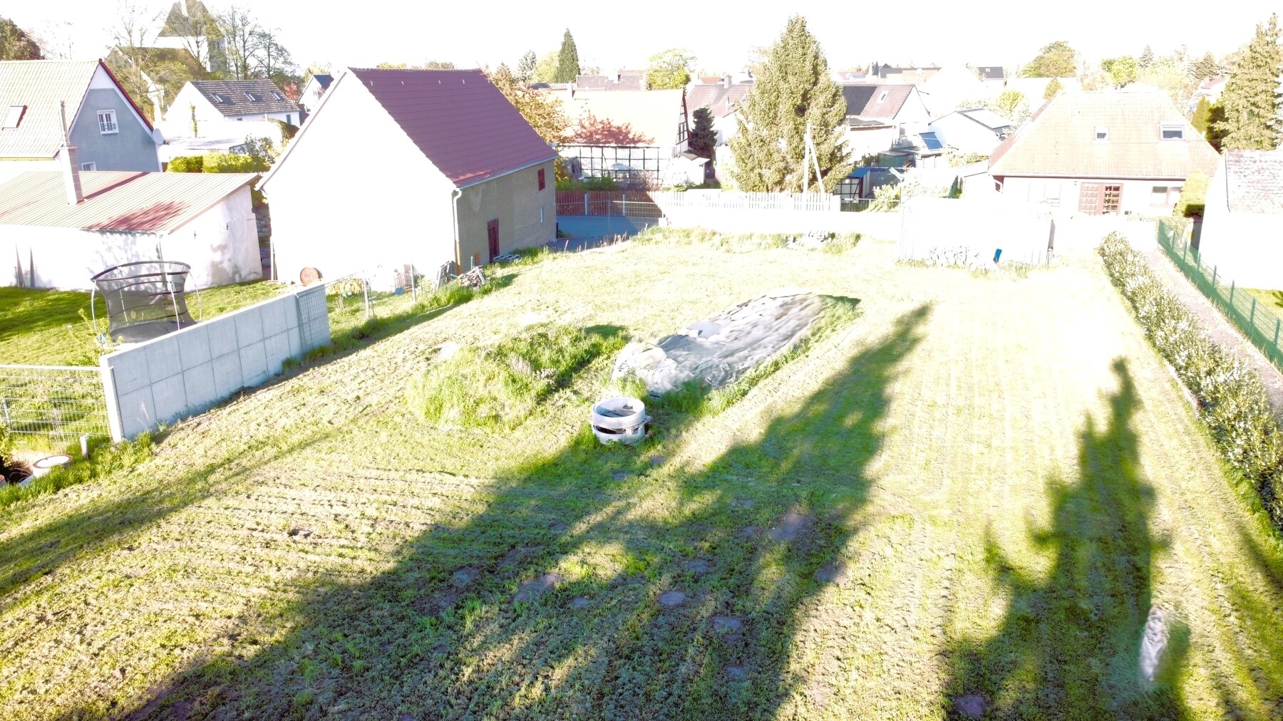 Grundstücksteil Zufahrt, Garagen etc. bea