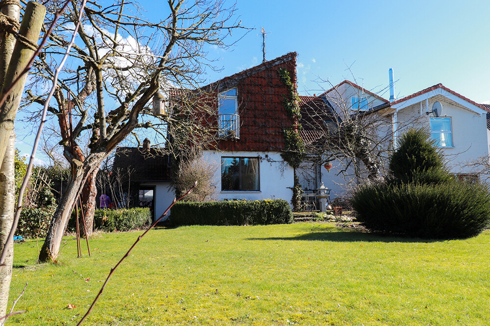 Ansicht mit Nachbarhaus