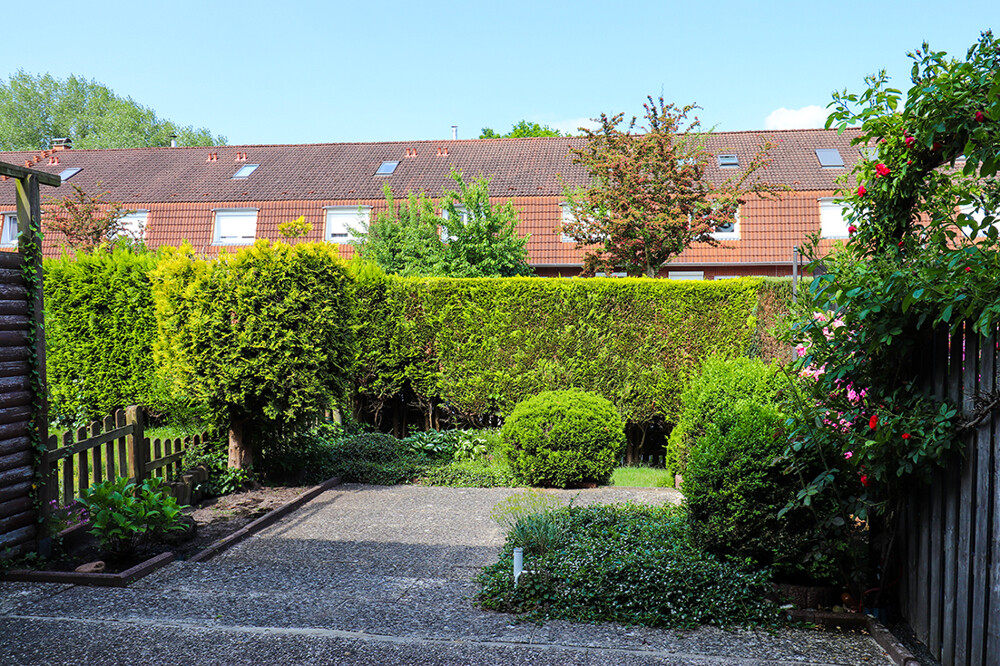 Terrasse hinter dem Haus