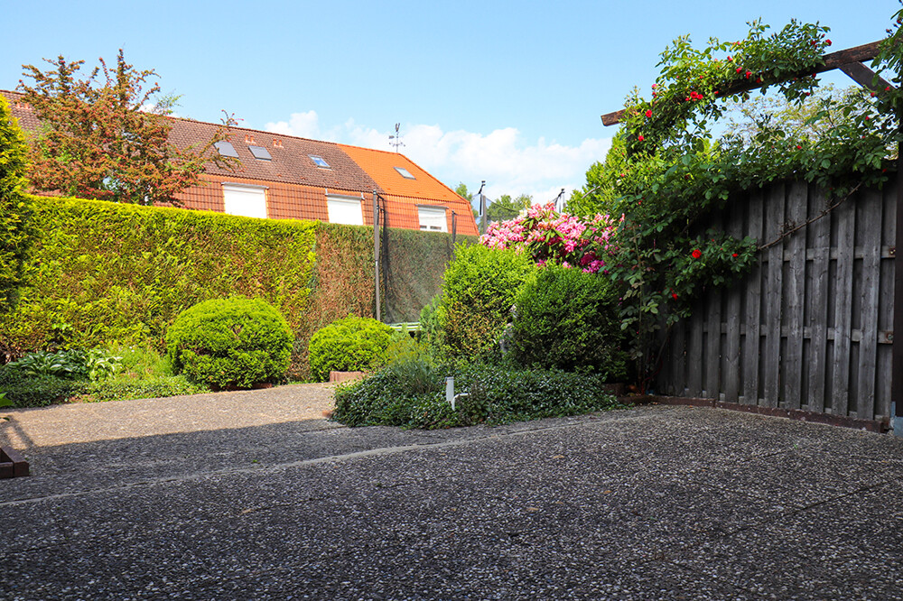 Terrasse hinter dem Haus