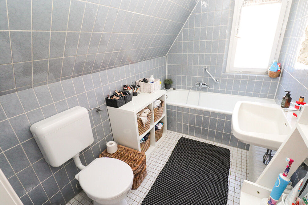 Badezimmer im Obergeschoss - Vorderhaus