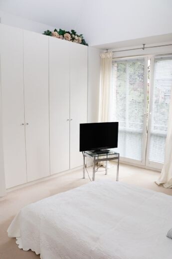 Schlafzimmer mit Einbauschrank