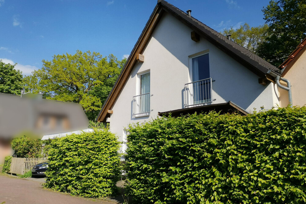 Hausansicht im Sommer