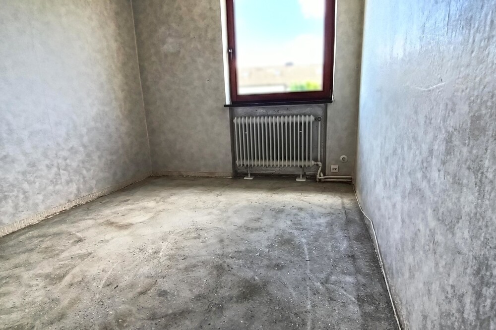 Kind 2 im Obergeschoss