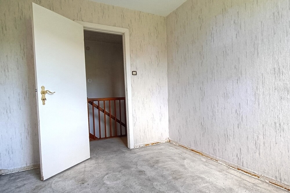 Kind 2 im Obergeschoss