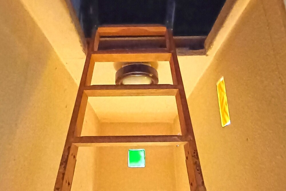 Treppe zum Spitzboden