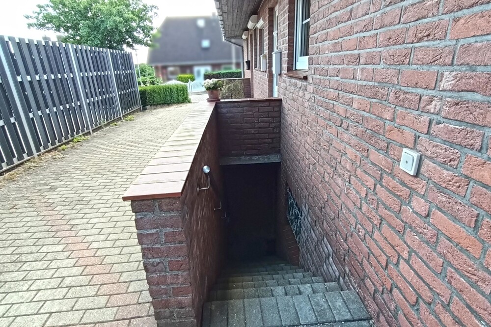 Aussentreppe zum Keller
