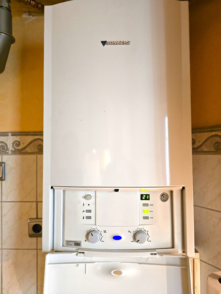 Neuwertige Gastherme