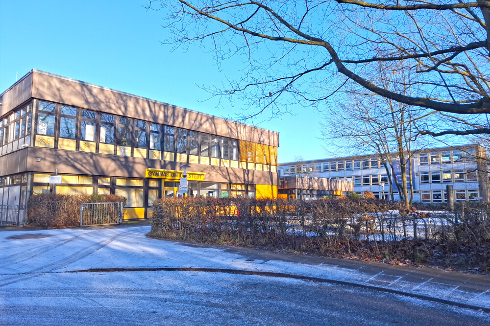Schule gegenüber
