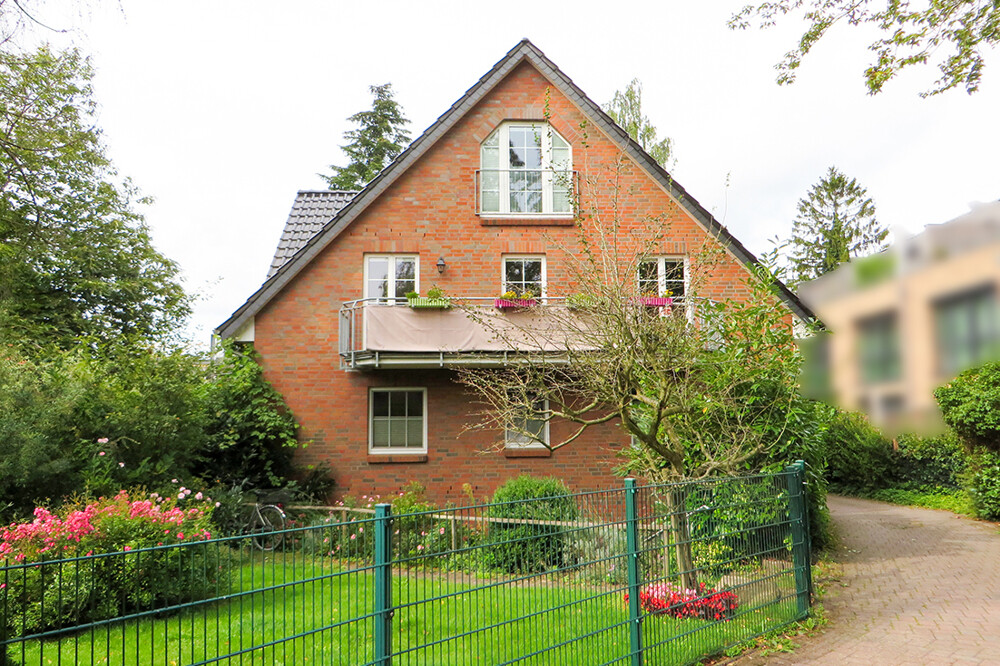 Hausansicht im Sommer