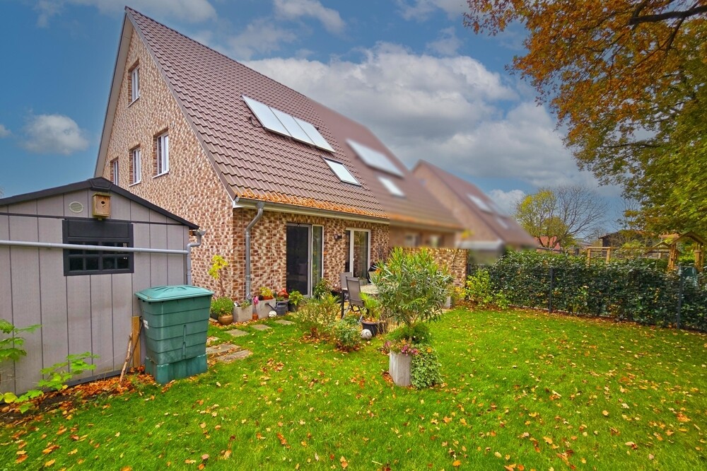 Garten und Hausansicht