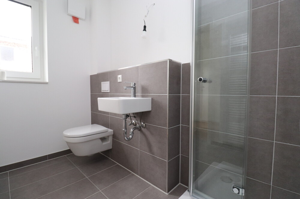 Gäste-WC mit Dusche