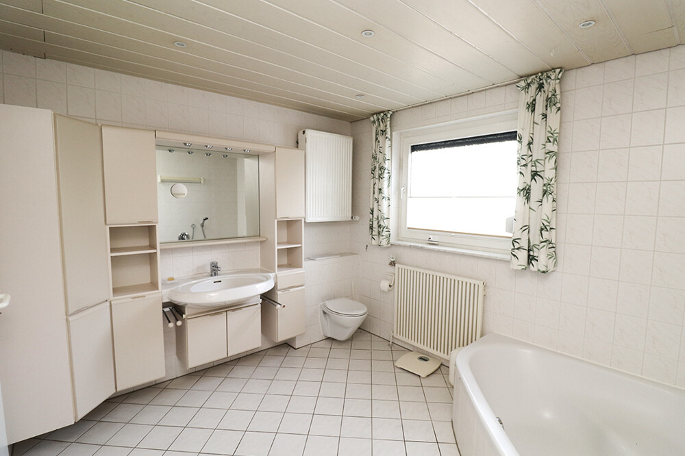 Badezimmer im Erdgeschoss