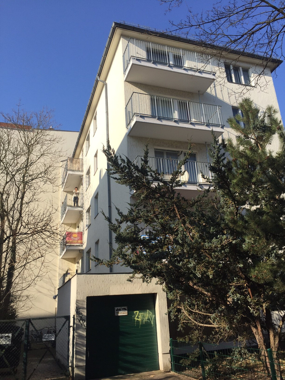 Hausansicht Balkonseite 3