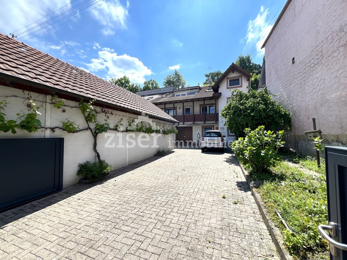 Hofeinfahrt