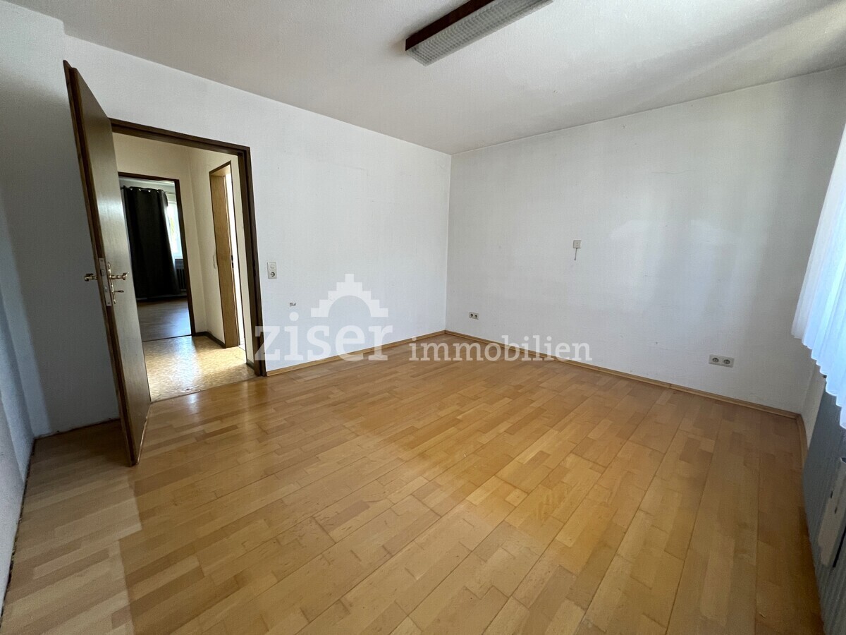 Büro EG
