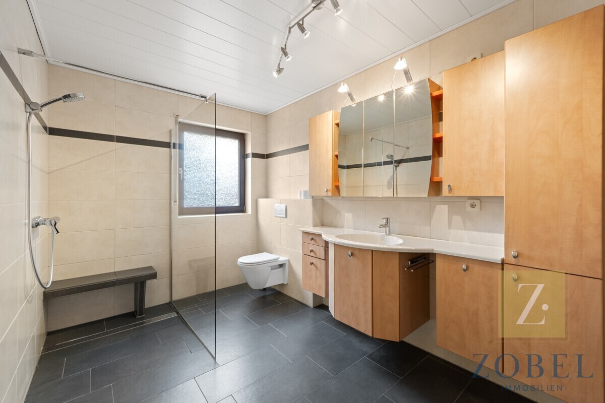 modernisiertes Badezimmer