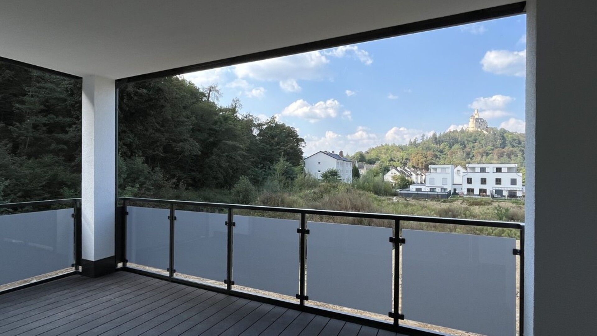 Balkon Blick auf Marksburg