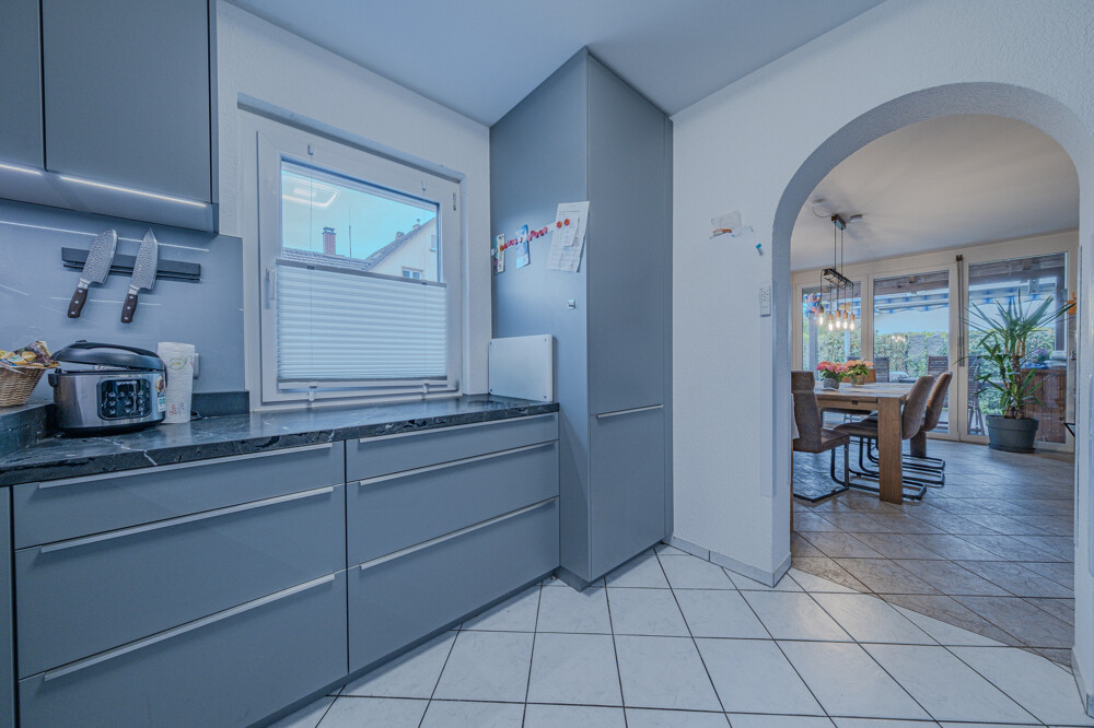 Küche mit Blick in das Esszimmer