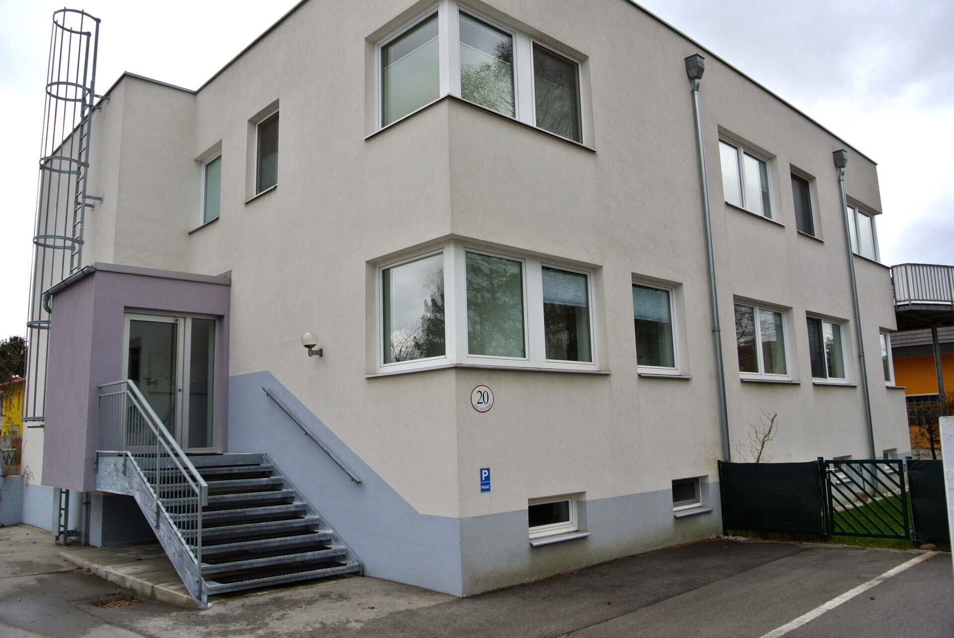 ARbT5R0-23.jpg