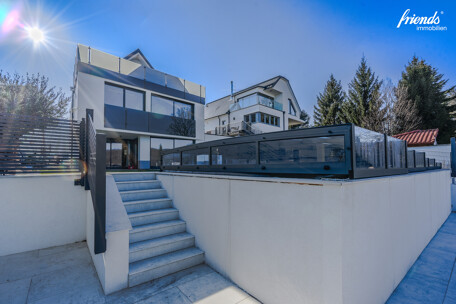 Haus_Pool_Gartenseitig1.jpg