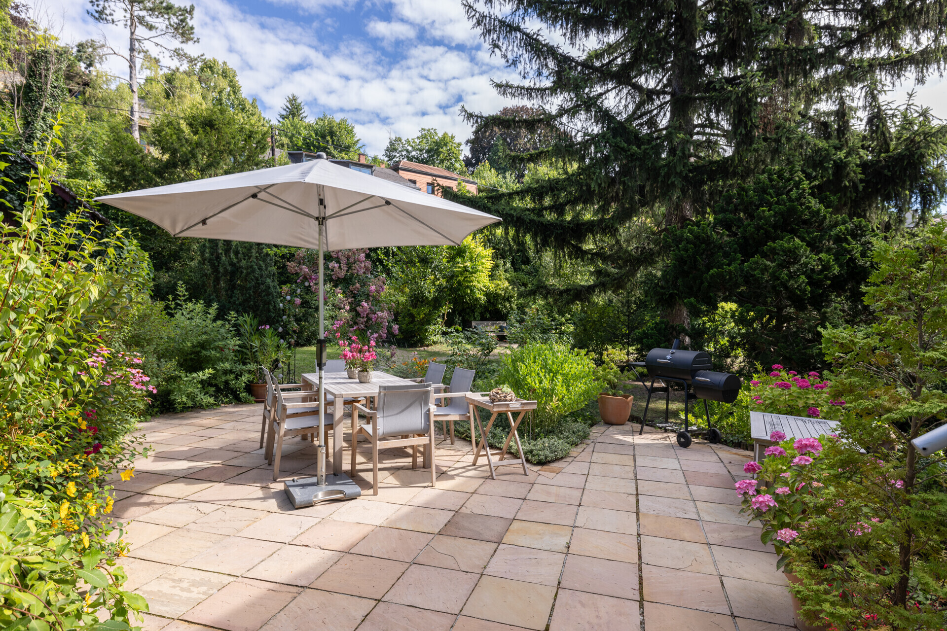 9 Gartenterrasse