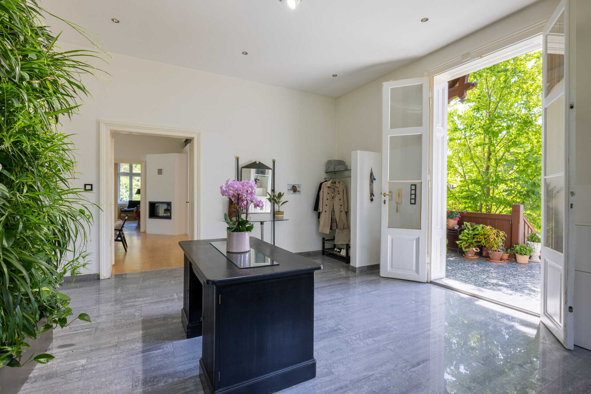 13 Vorzimmer mit Pflanzenwand