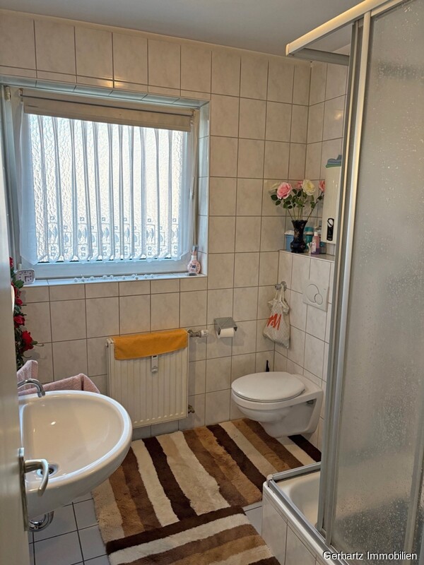 Tageslichtbad mit Dusche