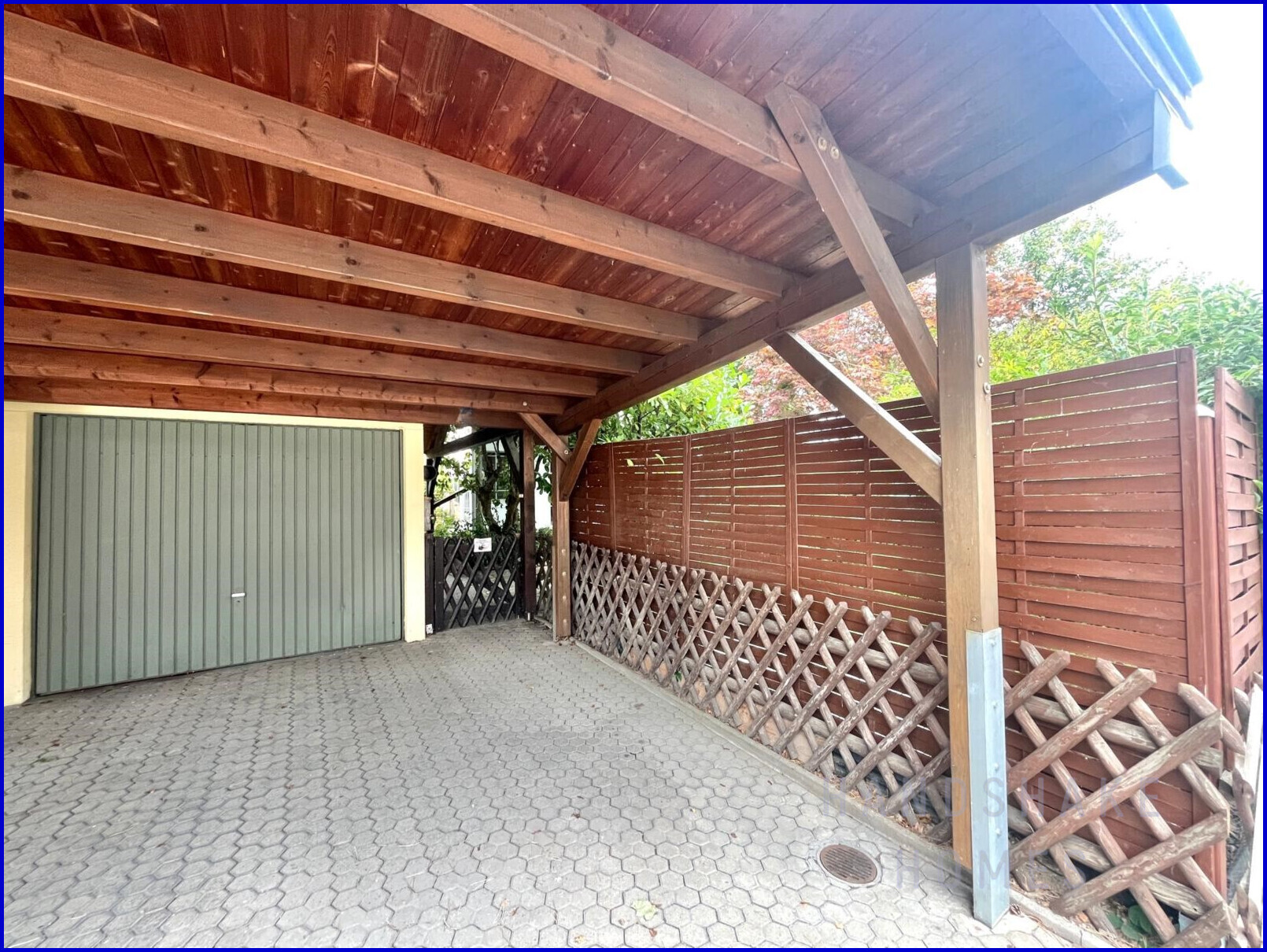 Carport und Garage