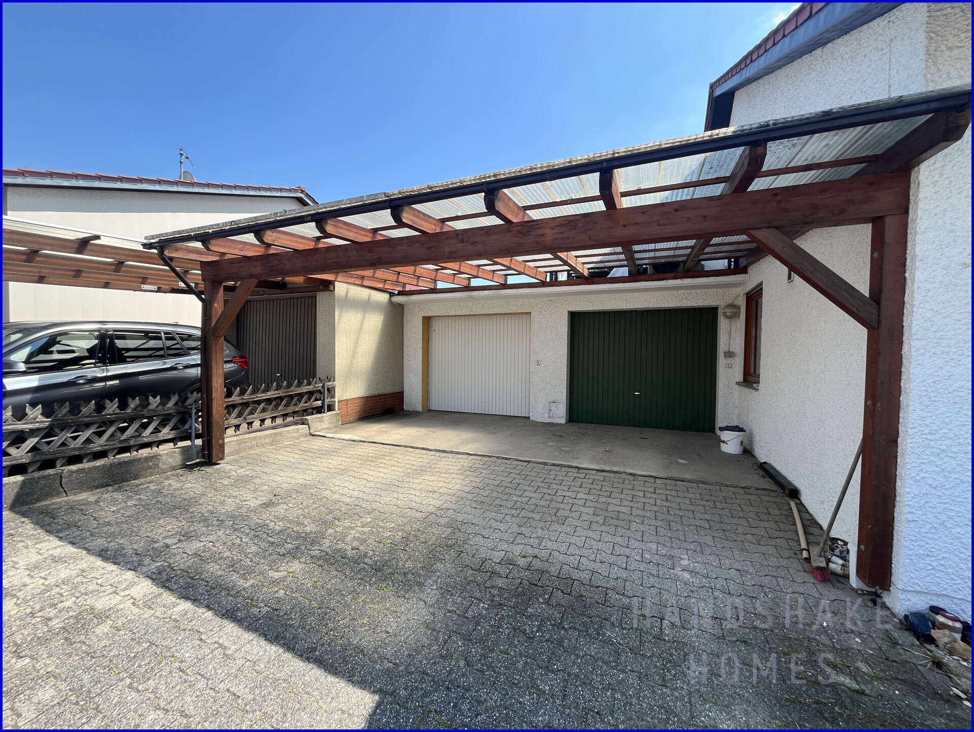 Carport und Garage