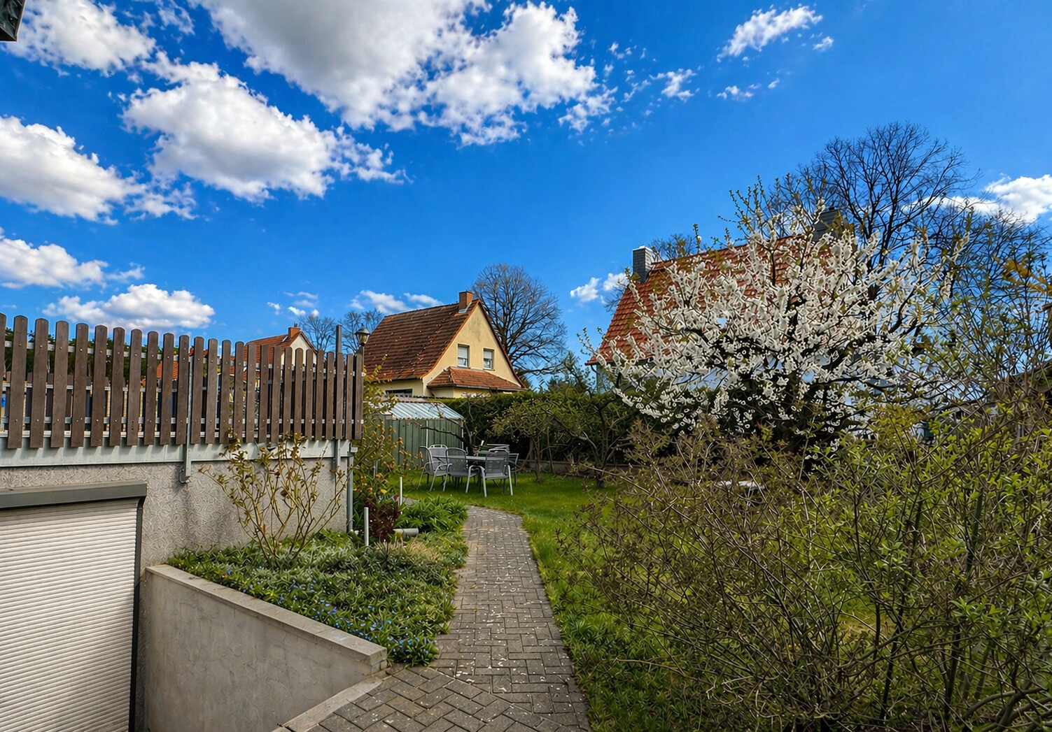Weg zum Garten 