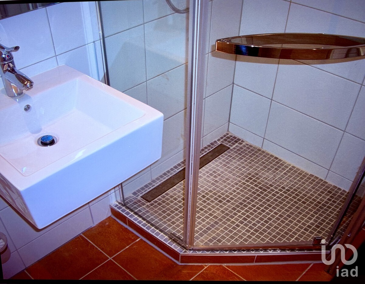 Waschbecken-Dusche