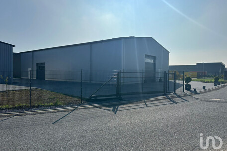 Außenbereich eingezäunt 400m² Eingangstor 119m²