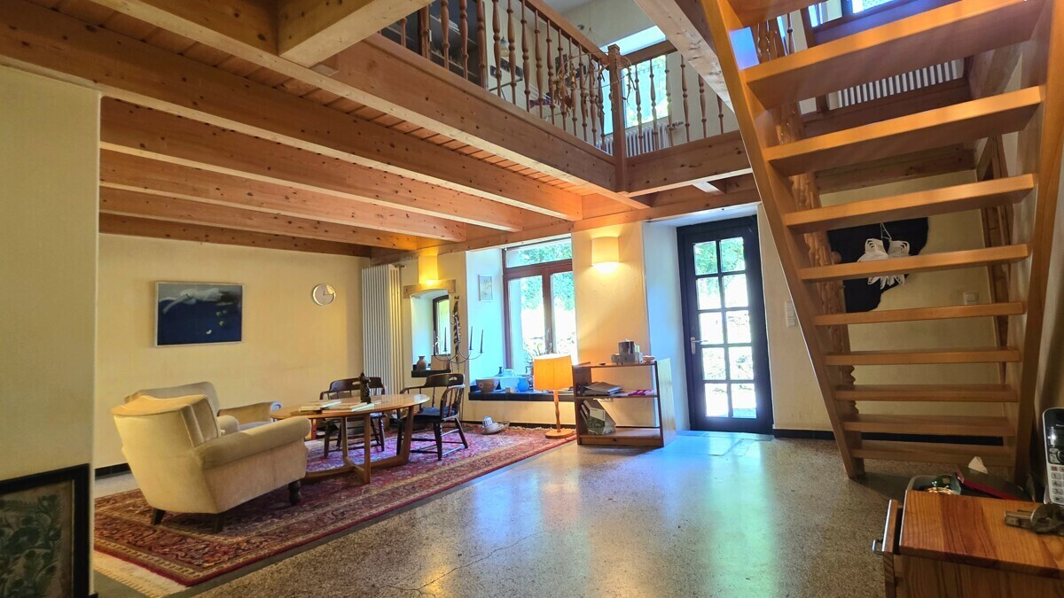 Wohnzimmer mit Galerie