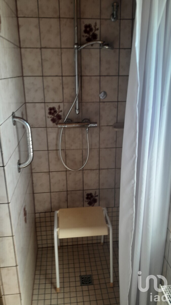 Dusche im Bad