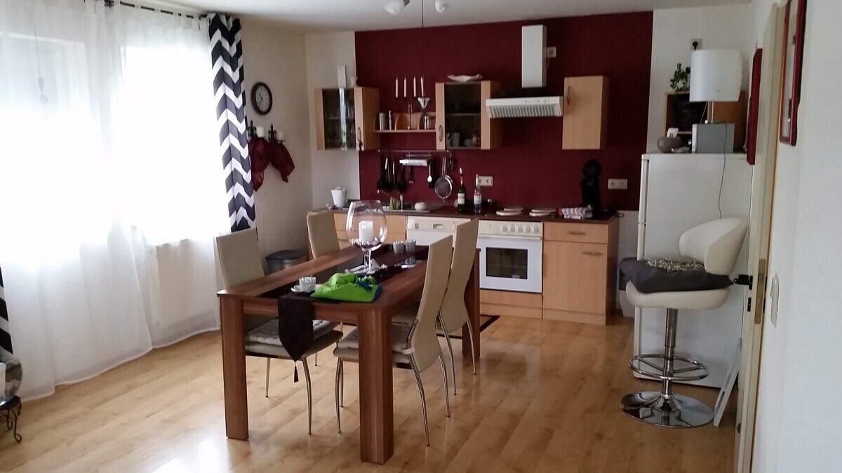 Offene Küche mit Esszimmer