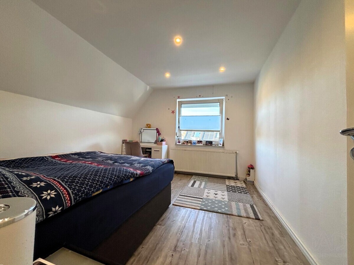 Schlafzimmer 1 DG