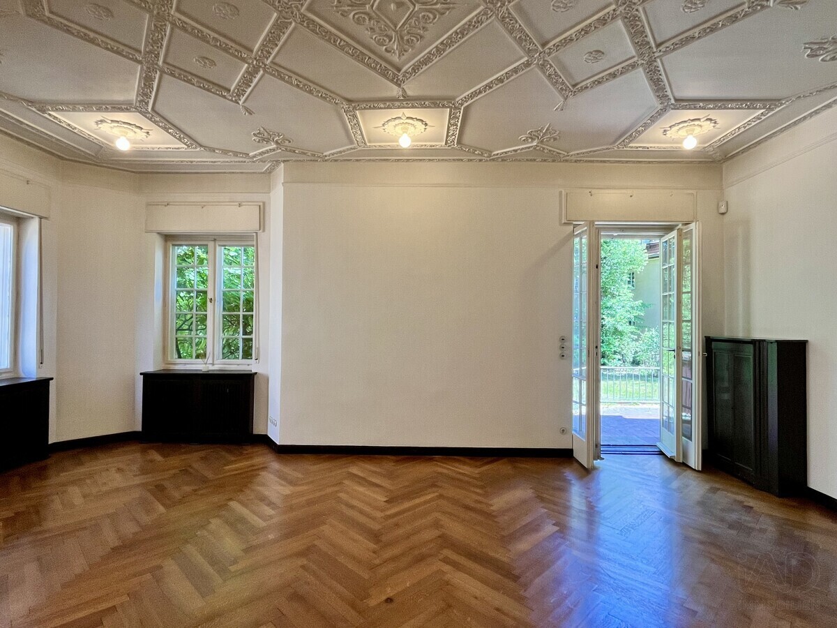 Esszimmer mit Ausgang zur Terrasse