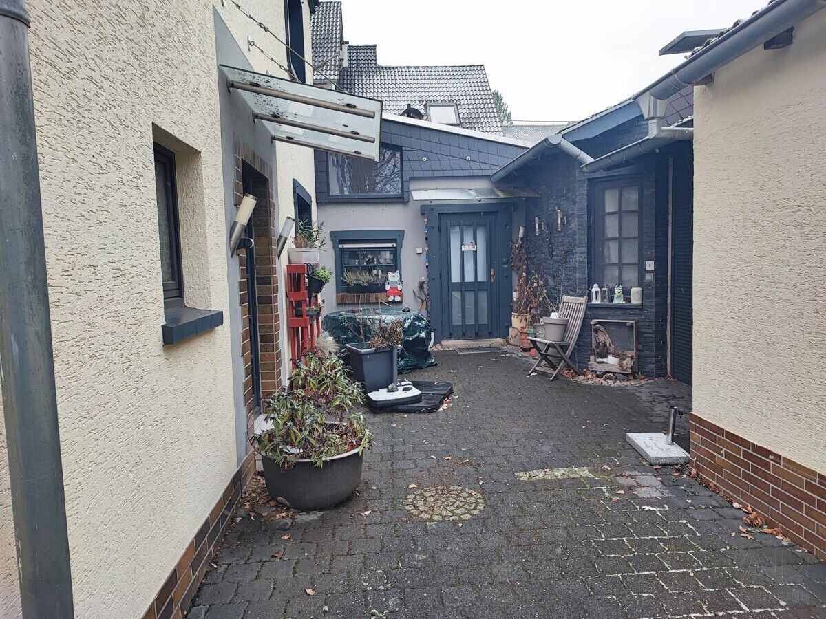 Whg 1 Eingangsbereich & Innenhof