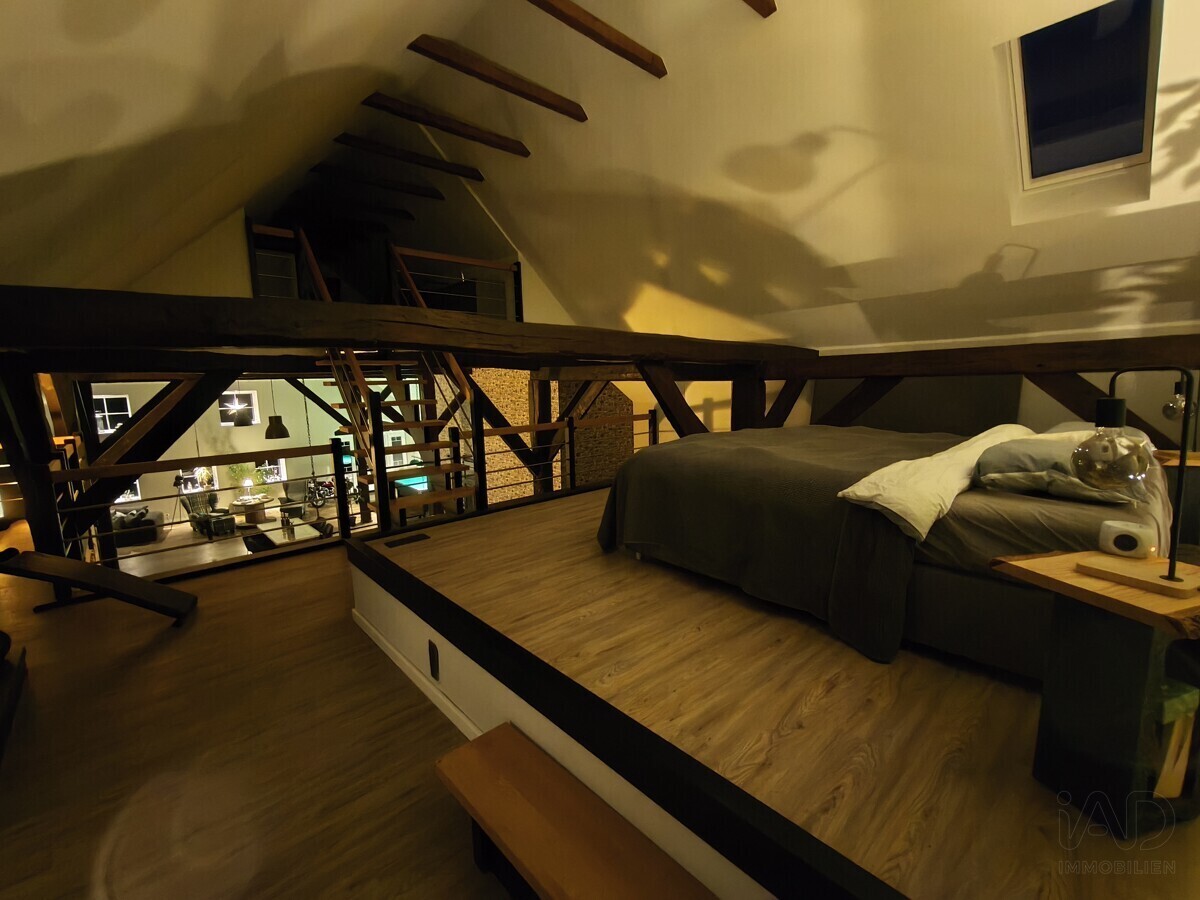 Schlafzimmer by night mit Blick ins EG