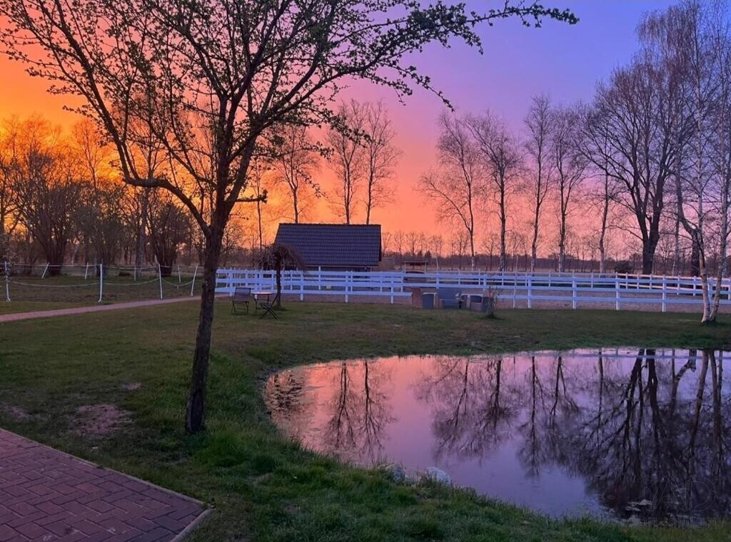 Blick nach hinten bei Sonnenuntergang
